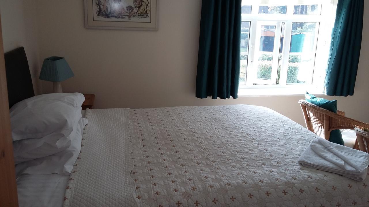 Church End Farm Bed And Breakfast Хейл Екстериор снимка