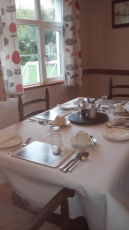 Church End Farm Bed And Breakfast Хейл Екстериор снимка