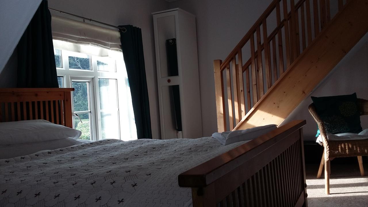 Church End Farm Bed And Breakfast Хейл Екстериор снимка